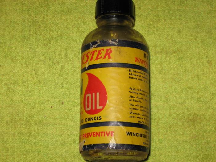 VINTAGE WINCHESTER GUN OIL BOTTLE W/APPLICATOR For Sale at 9481698