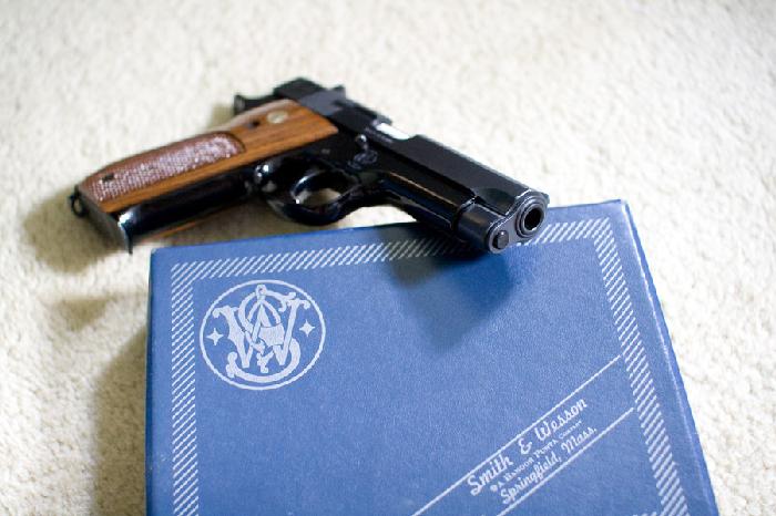 Smith And Wesson Model 39-2 Serial Number