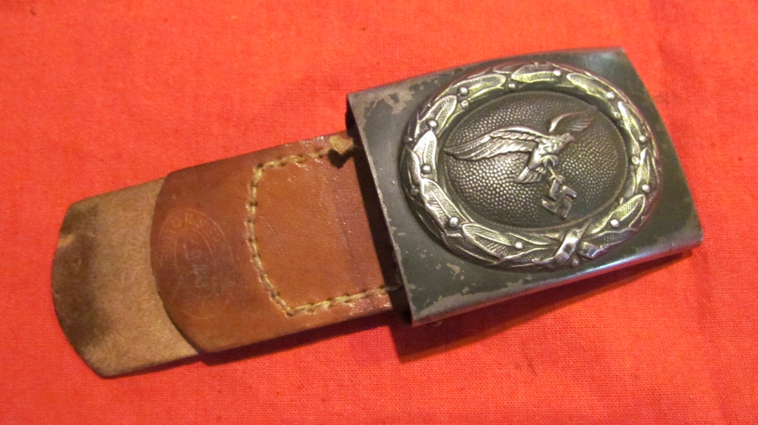 Vintage WWII Nazi German Luftwaffe belt buckle For Sale at www.strongerinc.org - 13078330