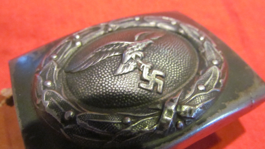 Vintage WWII Nazi German Luftwaffe belt buckle For Sale at www.semadata.org - 13078330