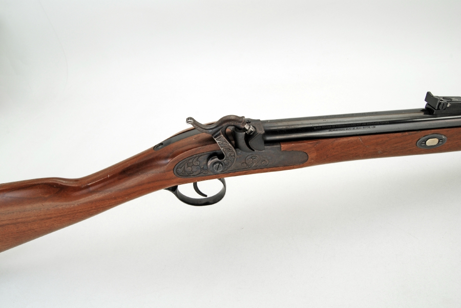 Thompson Center Arms NEW ENGLANDER CAP & BALL BLACK POWDER RIFLE NO FFL