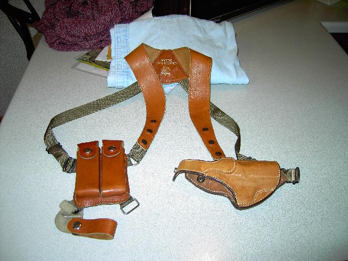 bianchi scorpion shoulder holster