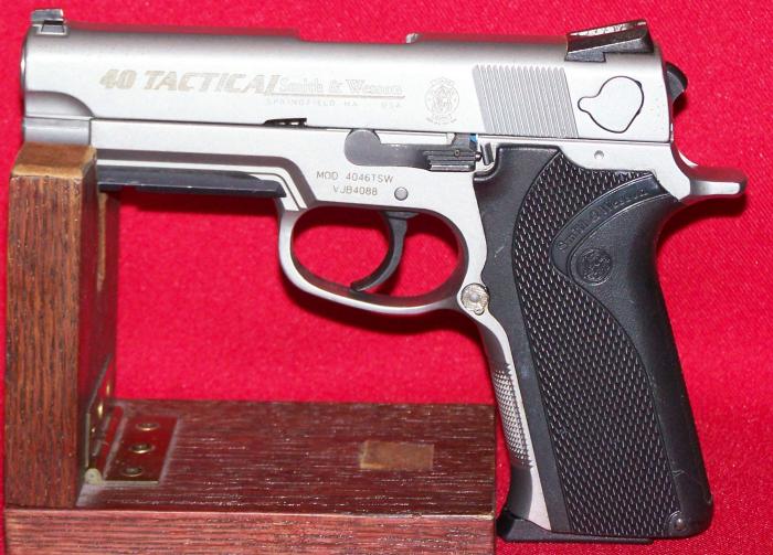 Smith & Wesson Model 4046 TSW, .40 Cal.