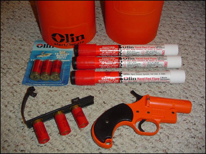 MARINE SIGNAL KIT, 12 GA FLARES & CASE, OLIN For Sale at GunAuction.com ...