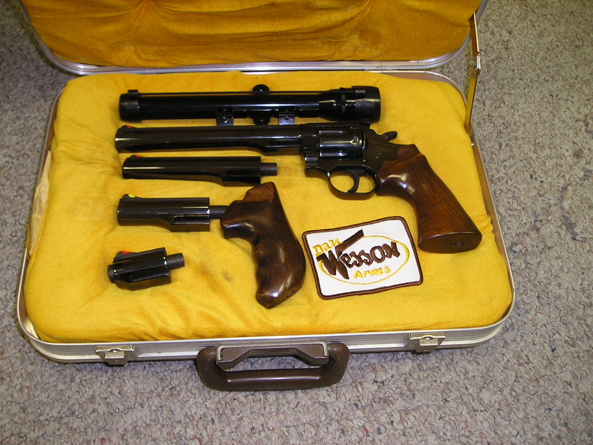 Dan Wesson 357 Magnum Pistol Pack For Sale At Gunauction Com 5637462