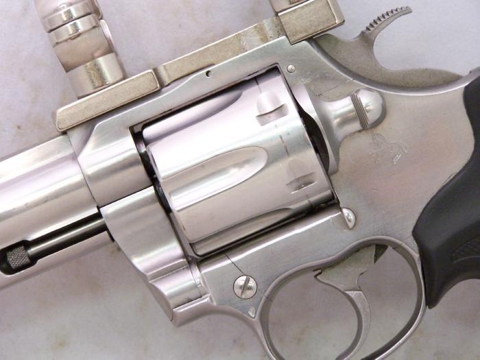 COLT KING COBRA, 6 STAINLESS STEEL, 357 MAG, LEUPOLD MOUNTS Picture 2