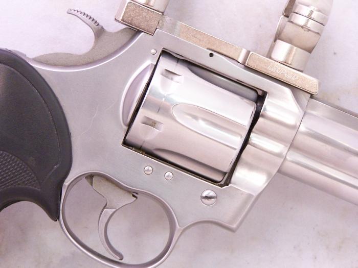 COLT KING COBRA, 6 STAINLESS STEEL, 357 MAG, LEUPOLD MOUNTS Picture 4