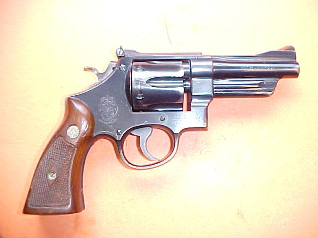 HIGHWAY PATROLMAN リボルバー Smith & Wesson Model 28 - Wikipedia