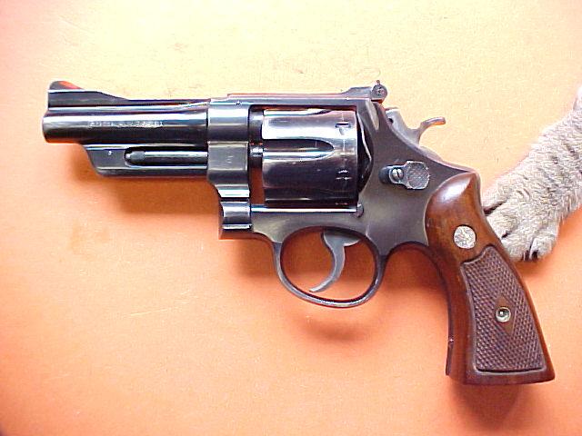 HIGHWAY PATROLMAN リボルバー Smith and Wesson Highway Patrolman - YouTube