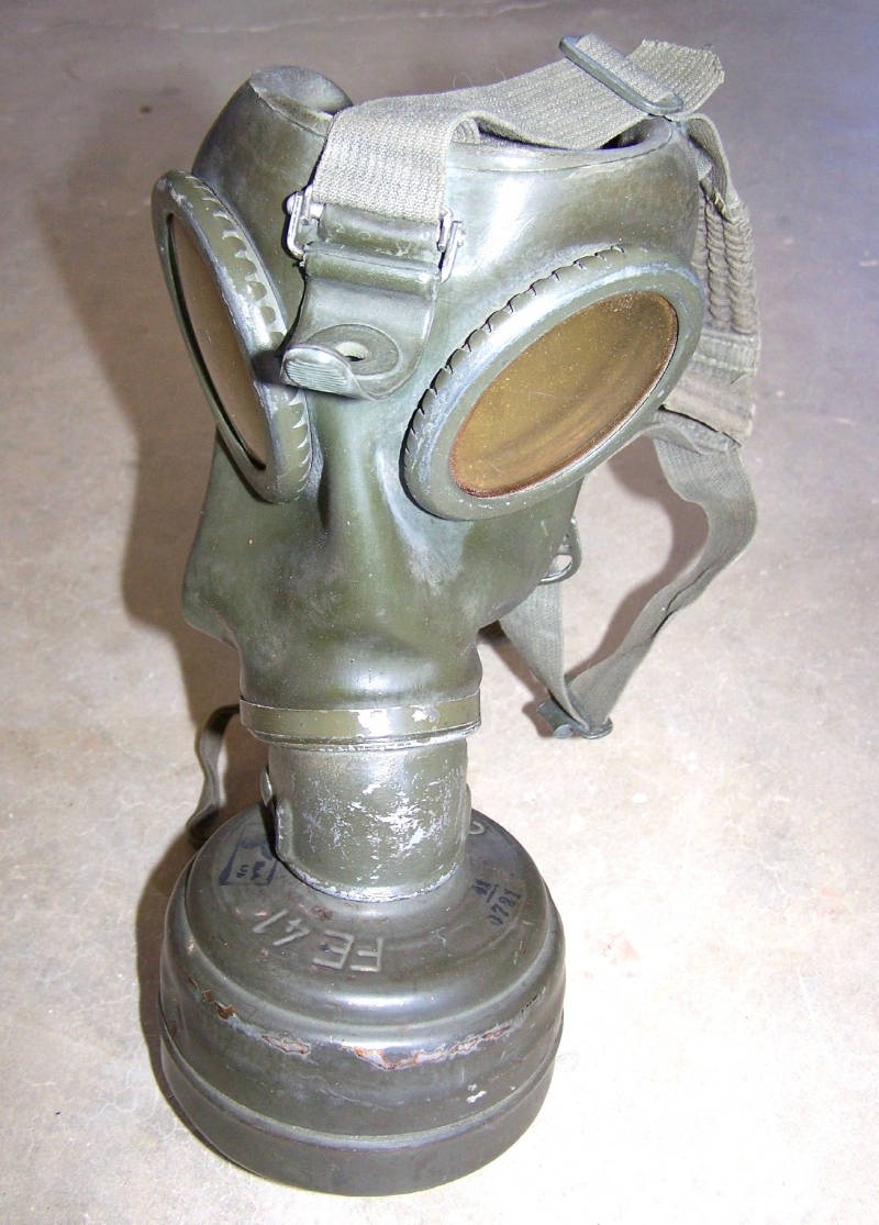 ORIGINAL WW2 German Gas Mask W/Metal Cannister For Sale at GunAuction ...