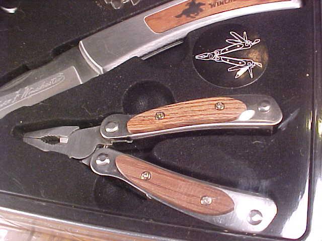 Winchester 3 Piece Signature Knife Set In Gift Tin For Sale at GunAuction.com - 9799178