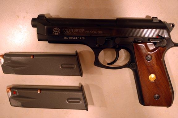 Taurus Pt100 Af 40 Cal 2 11 Round Mags For Sale At Gunauction Com 755