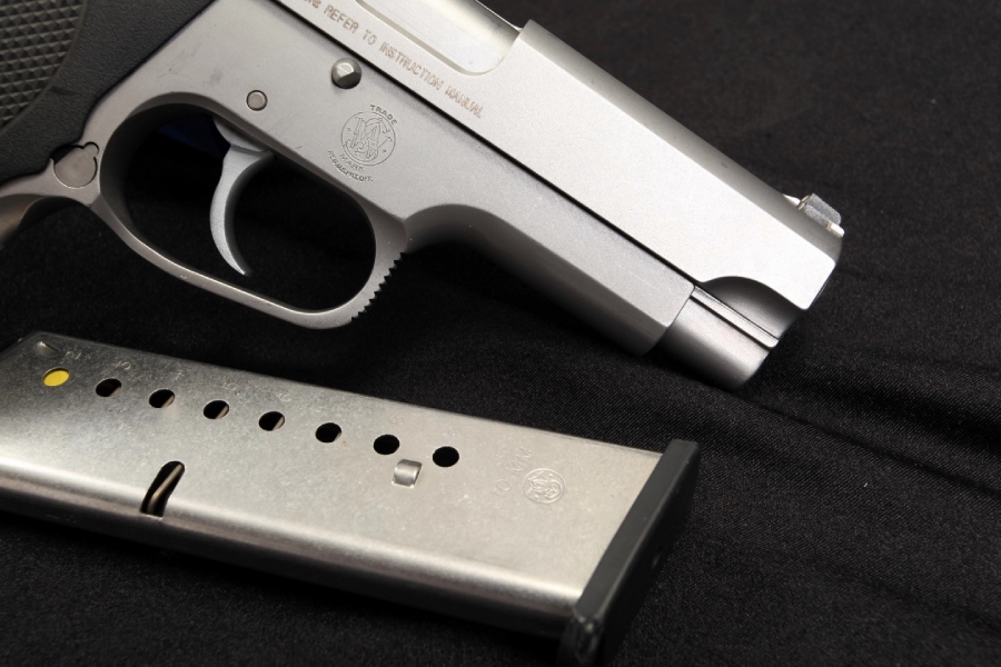 Smith & Wesson, S&W Model 1066 10mm Double Action Semi Auto Pistol - Picture 5