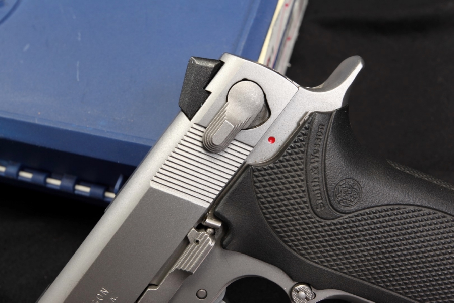 Smith & Wesson, S&W Model 1066 10mm Double Action Semi Auto Pistol - Picture 8