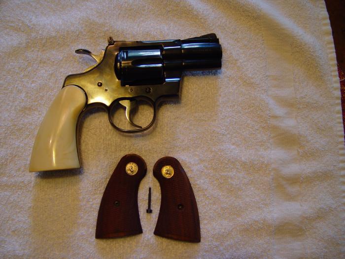 Colt Python, 357 Mag Snub Nose, No Reserve For Sale at GunAuction.com ...