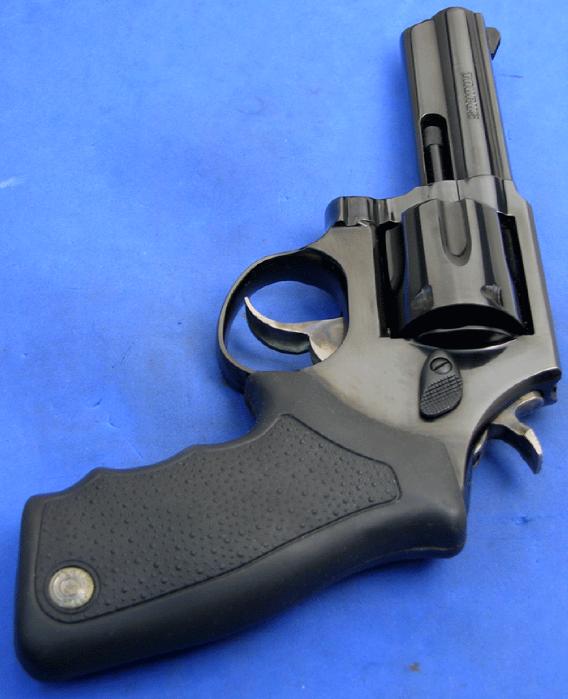 Taurus Model 82 .38 Special Da Revolver-Blue-4