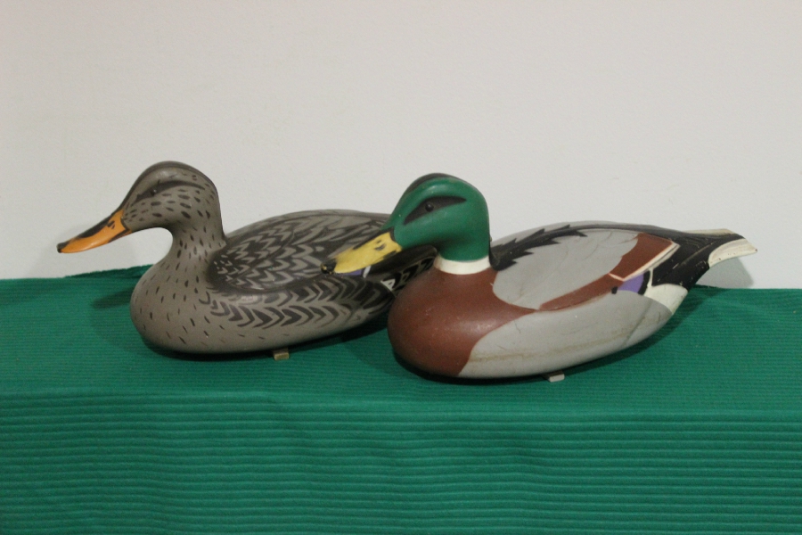 Victor D9 Duck Decoys Pair Of Mallards 1967 For Sale at