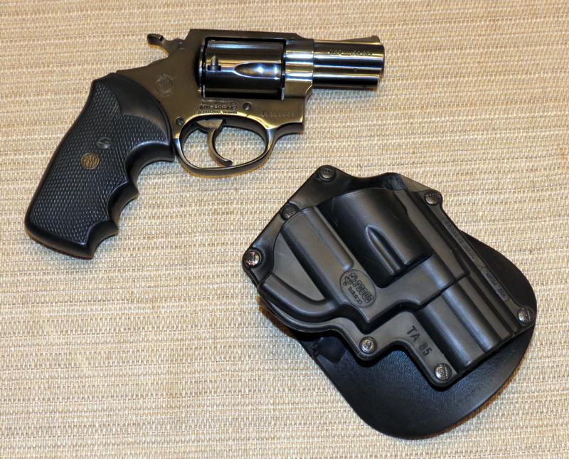 Rossi Firearms Rossi Model 68 .38 Spcl. 2 Revolver & Holster For Sale ...